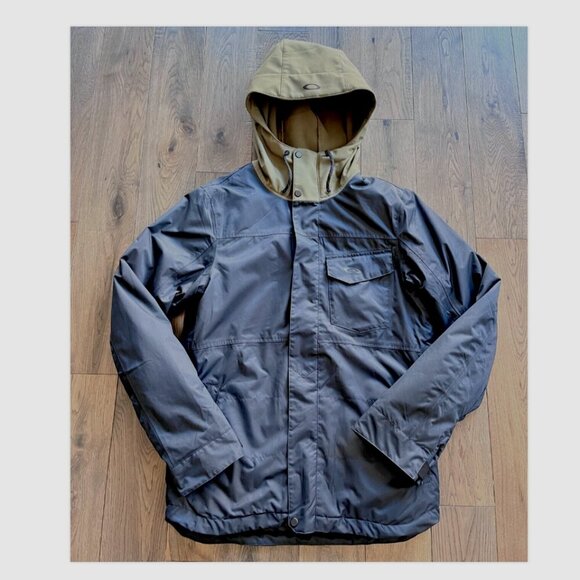 Oakley Core Divisional Recycled Insulated Jacket Size S Navy Green Ski Snowboard - Picture 1 of 10